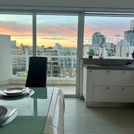 Cherry Penthouse In Spinola Bay