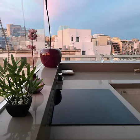 Cherry Penthouse In Spinola Bay Apartment *