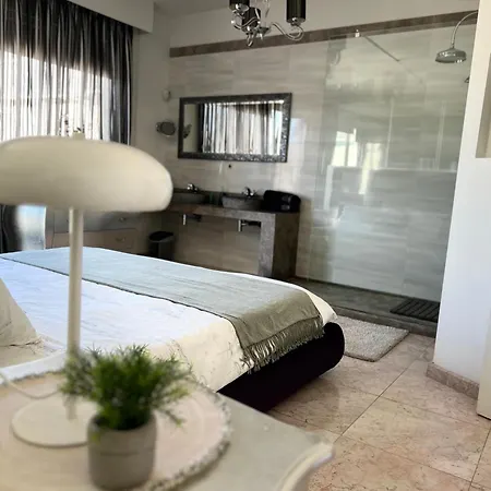 Cherry Penthouse In Spinola Bay Apartment