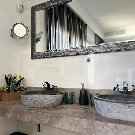 Cherry Penthouse In Spinola Bay Appartement San Ġiljan